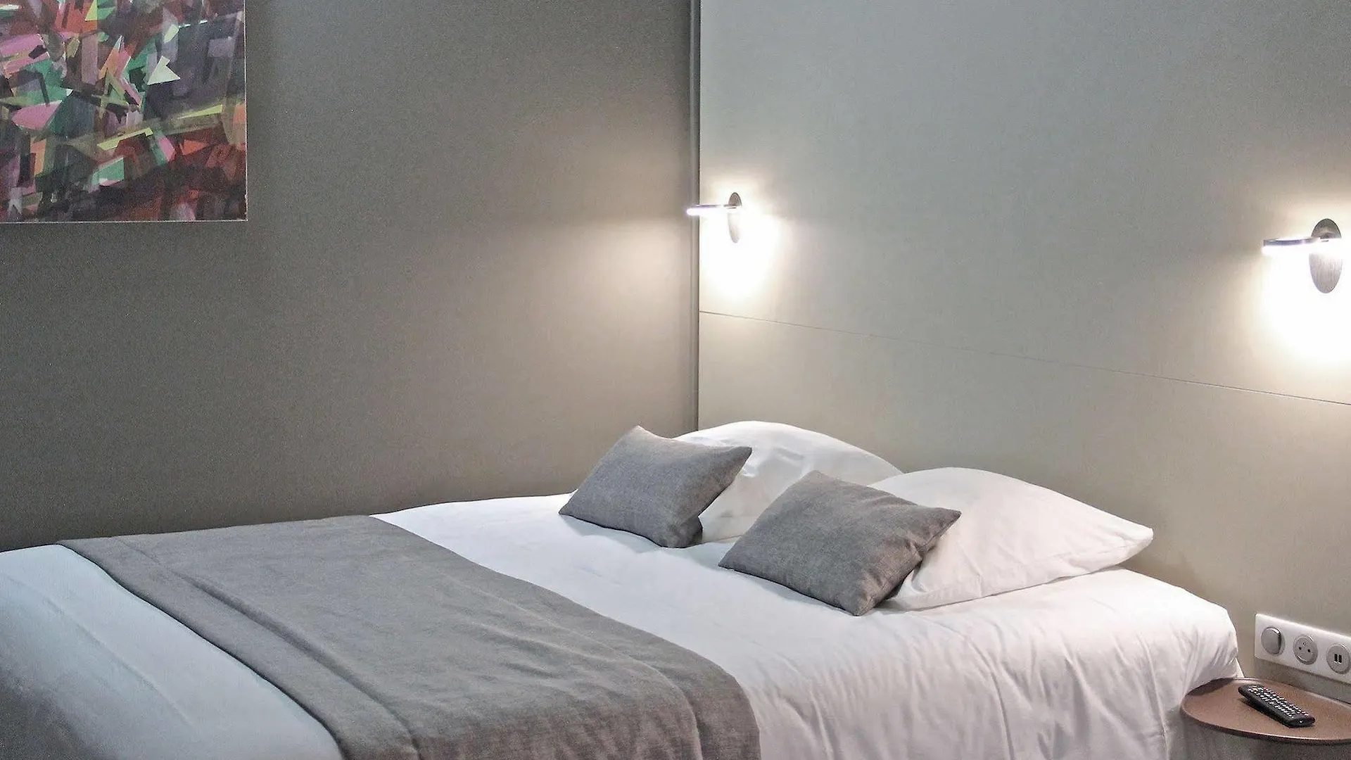 Hotel Le Comte Rouge Thonon-les-Bains 2*,