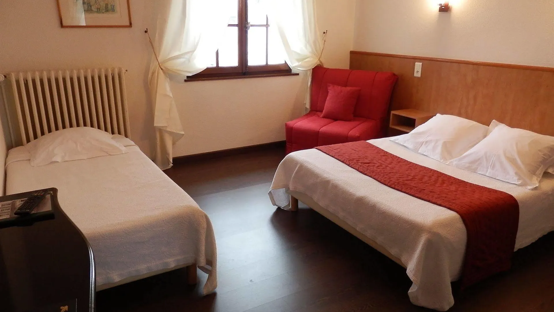 **  Hotel Le Comte Rouge Thonon-les-Bains Francia