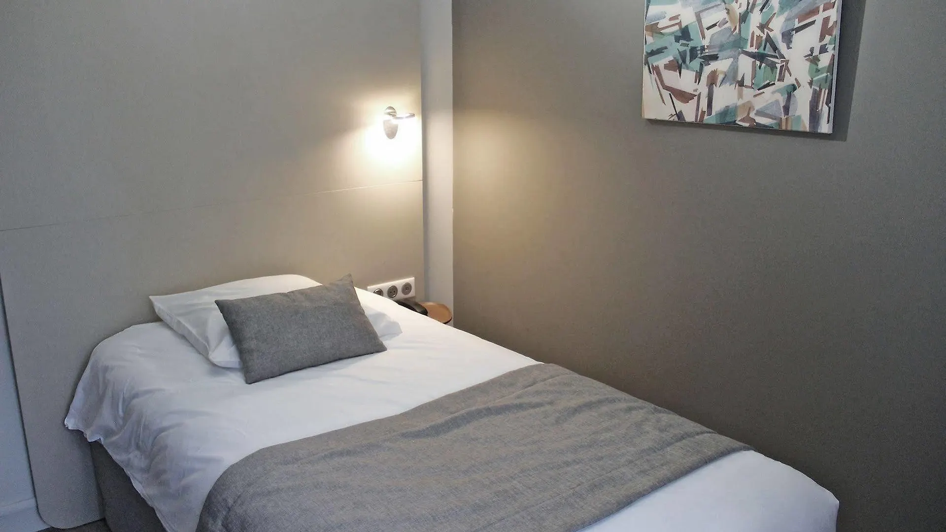 **  Hotel Le Comte Rouge Thonon-les-Bains Francia